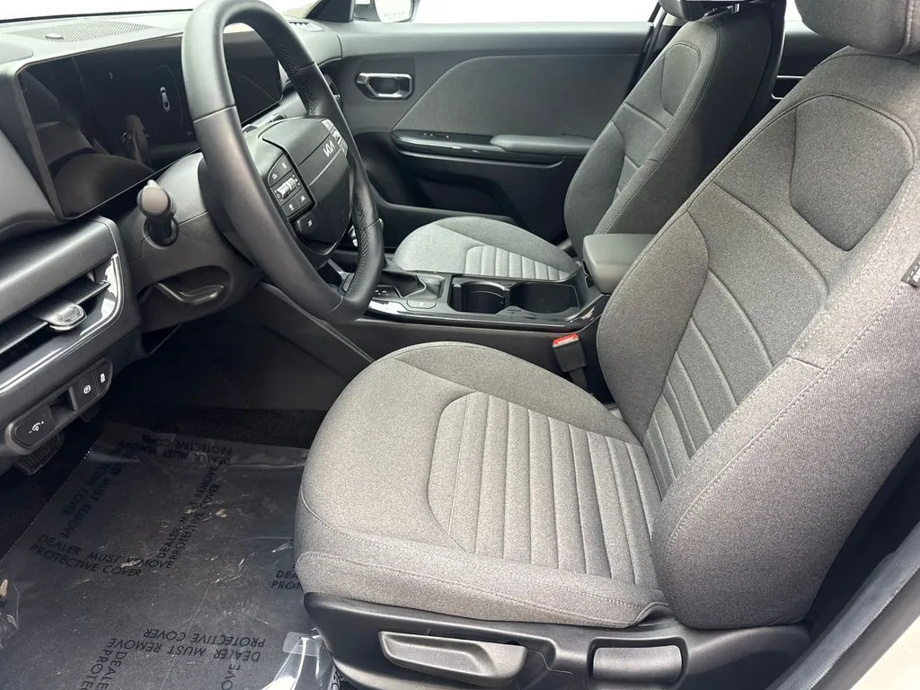 2025 Kia K4 EX - Photo 26