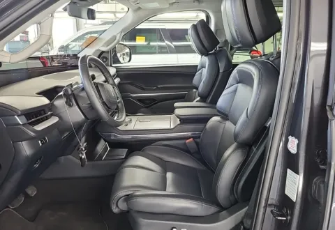 More photos of 2025 Lincoln Navigator Reserve at Autos of Dallas - Irving, TX