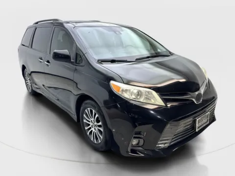 More photos of 2019 Toyota Sienna XLE at Autos of Dallas - Irving, TX