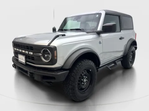 Photos of 2022 Ford Bronco Black Diamond for sale in Irving, TX at Autos of Dallas - Irving