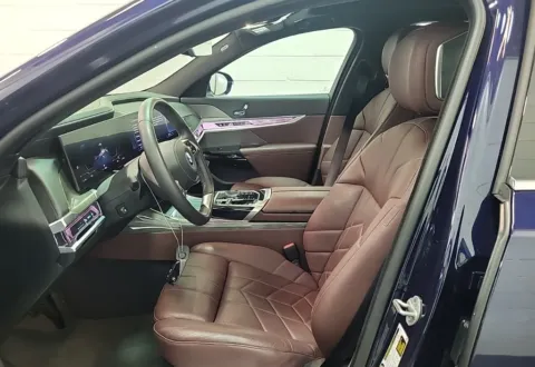 More photos of 2023 BMW i7 xDrive60 at Autos of Dallas - Irving, TX