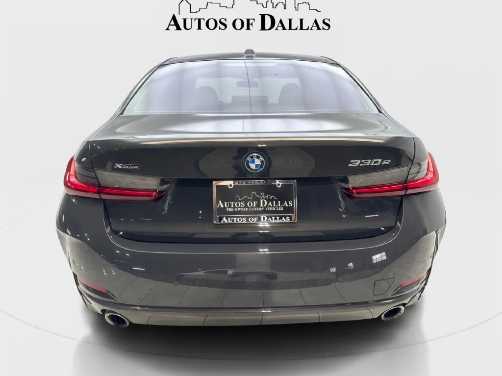 BMW 3 Series photo 8