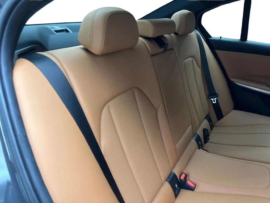 BMW 3 Series photo 43