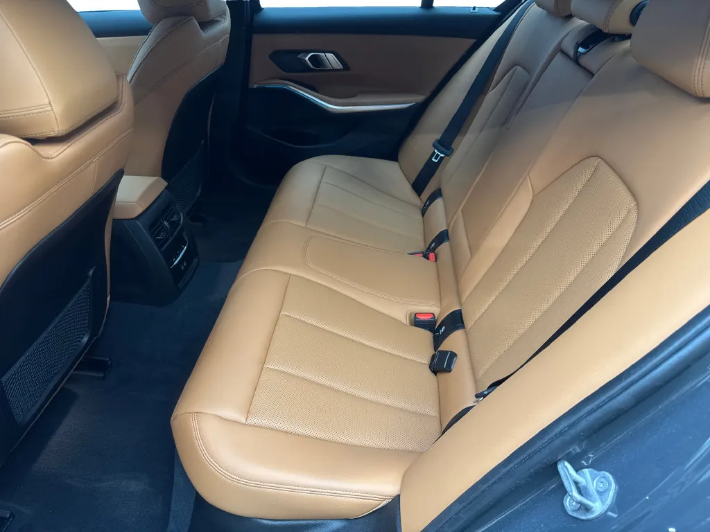 BMW 3 Series photo 36