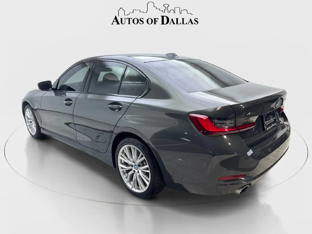 BMW 3 Series photo 10