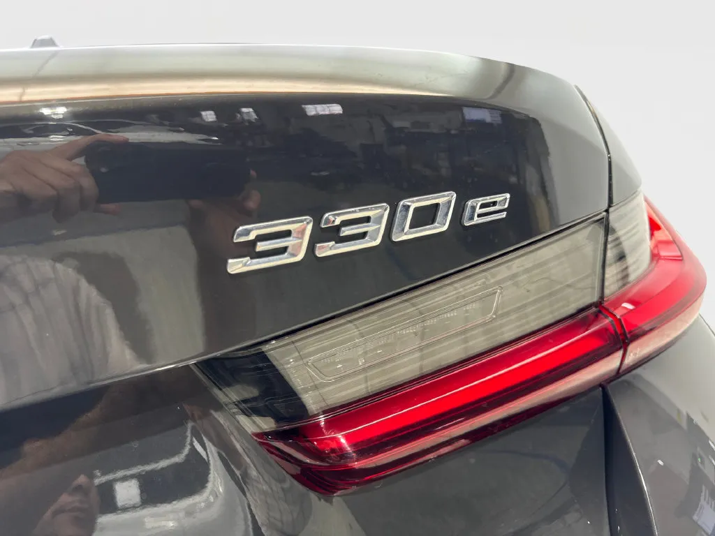 BMW 3 Series photo 26
