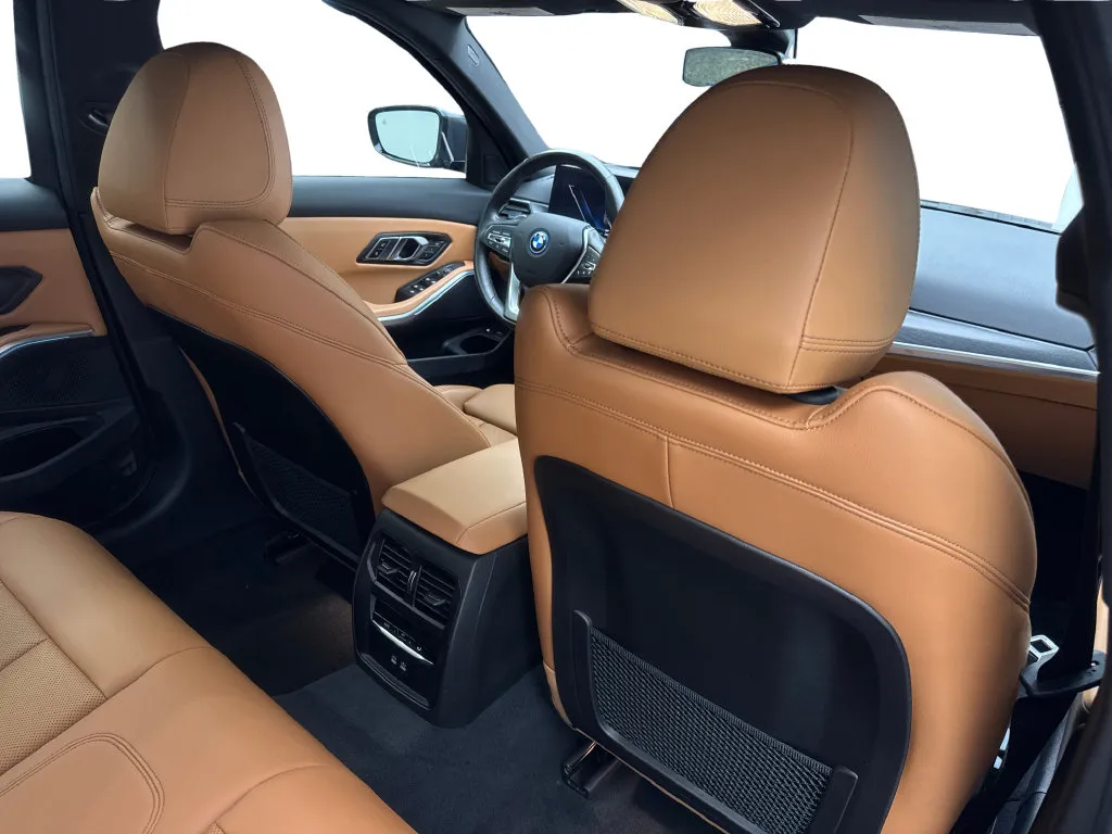 BMW 3 Series photo 44