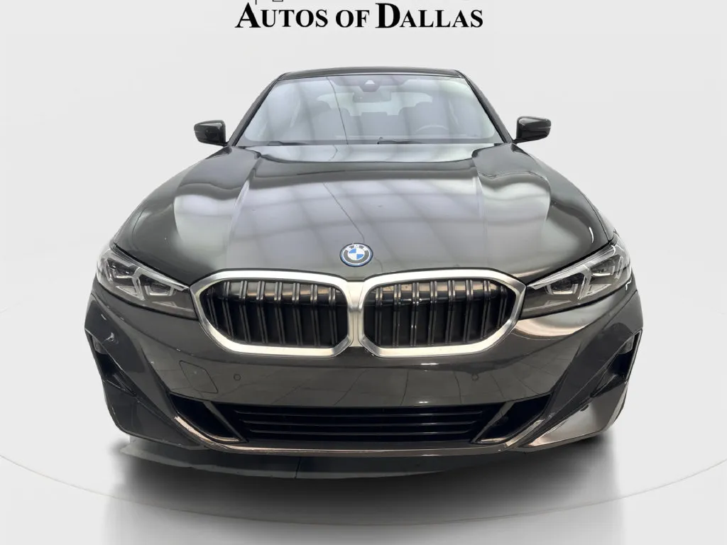 BMW 3 Series photo 4