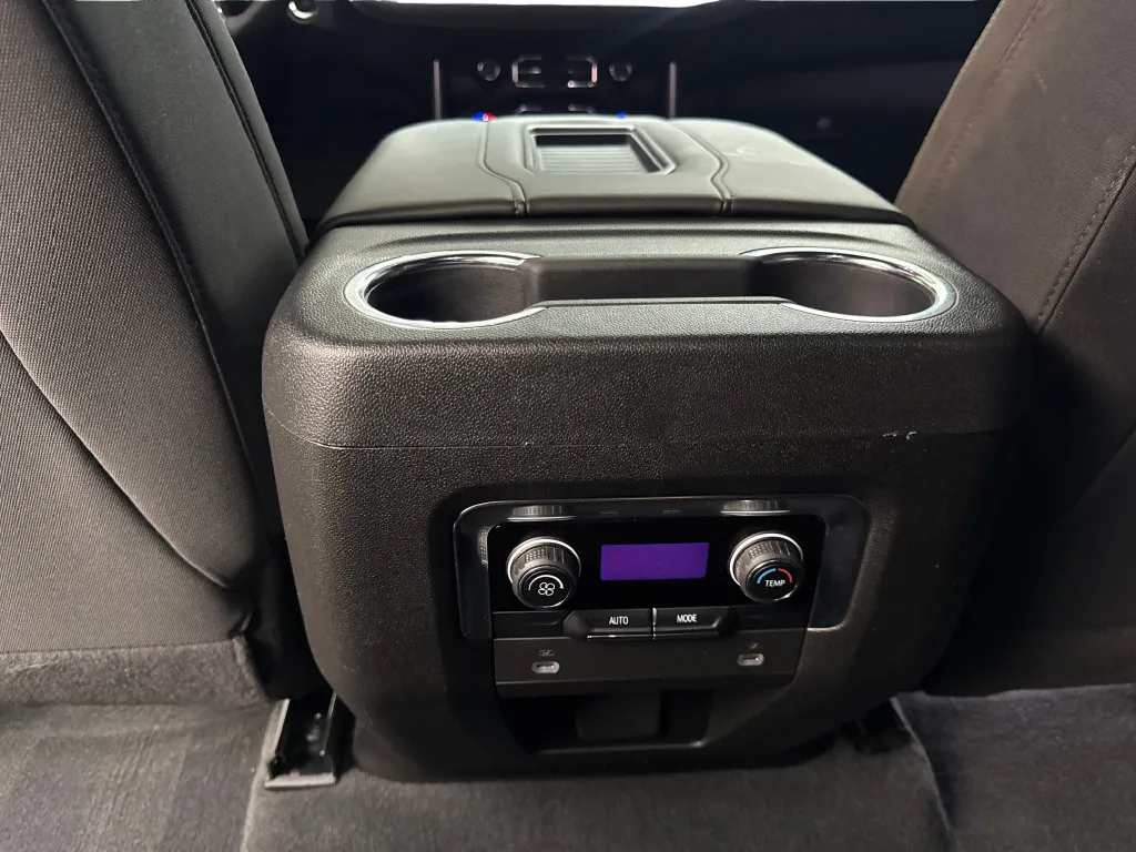 Chevrolet Tahoe photo 76