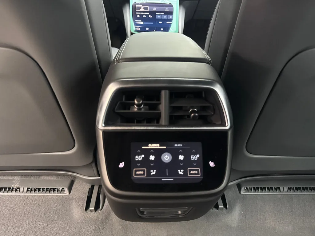Lucid Air photo 72