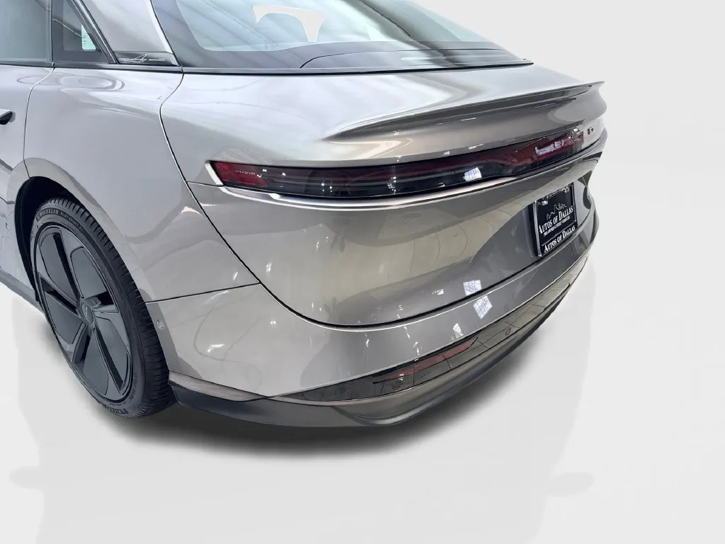 Lucid Air photo 21