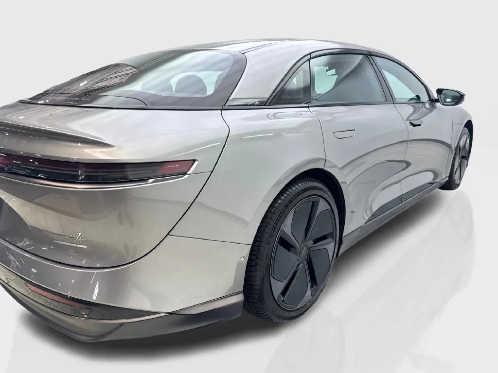 Lucid Air photo 15