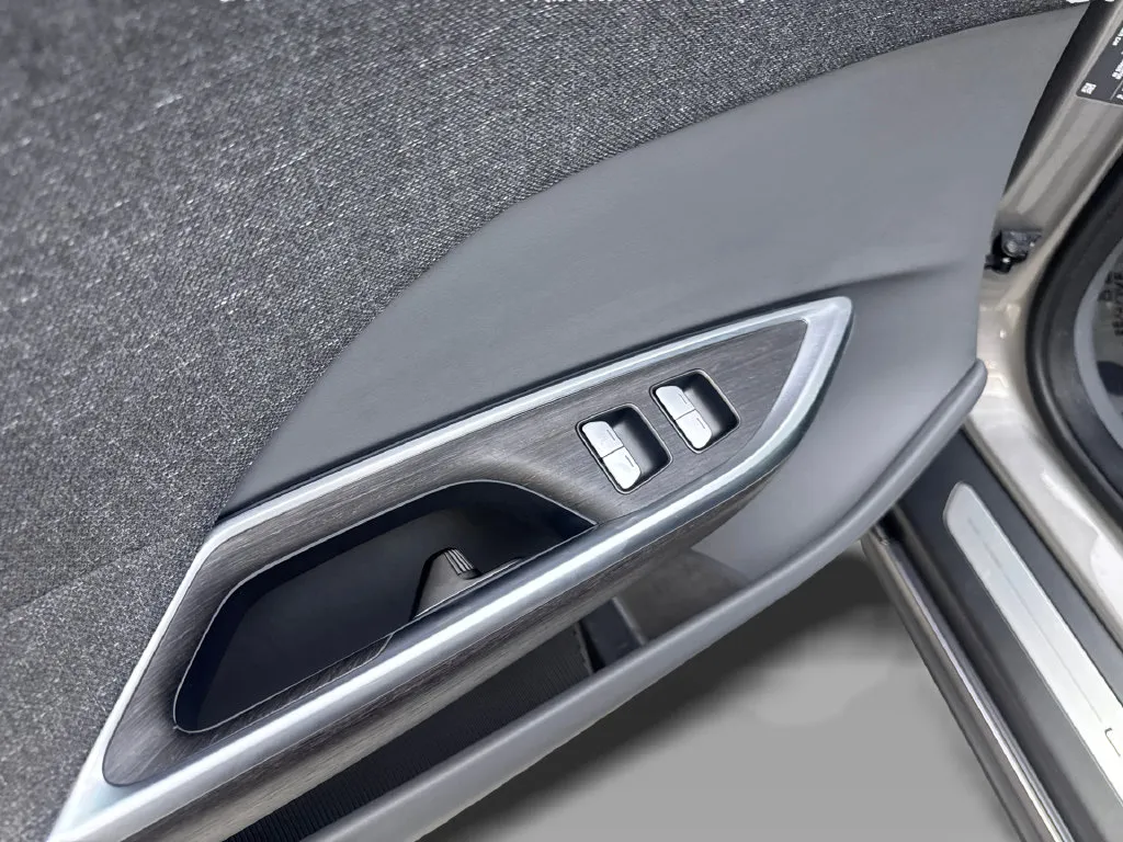 Lucid Air photo 33