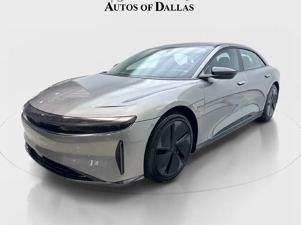 Lucid Air photo 3