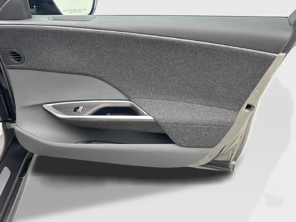 Lucid Air photo 49