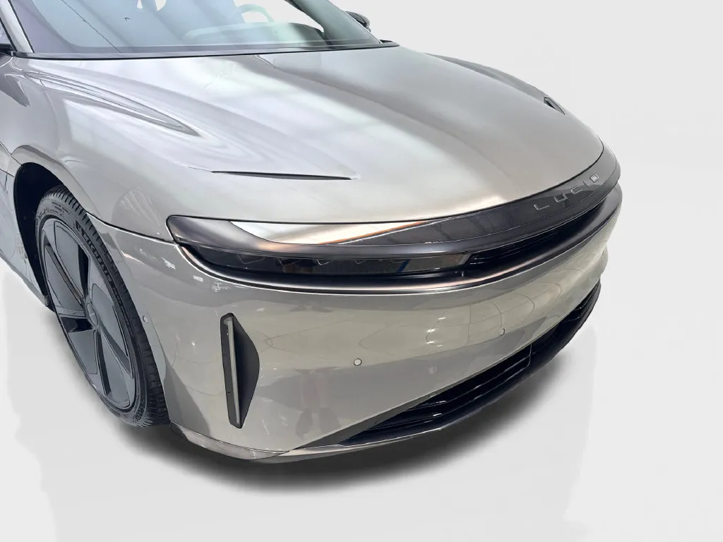 Lucid Air photo 19