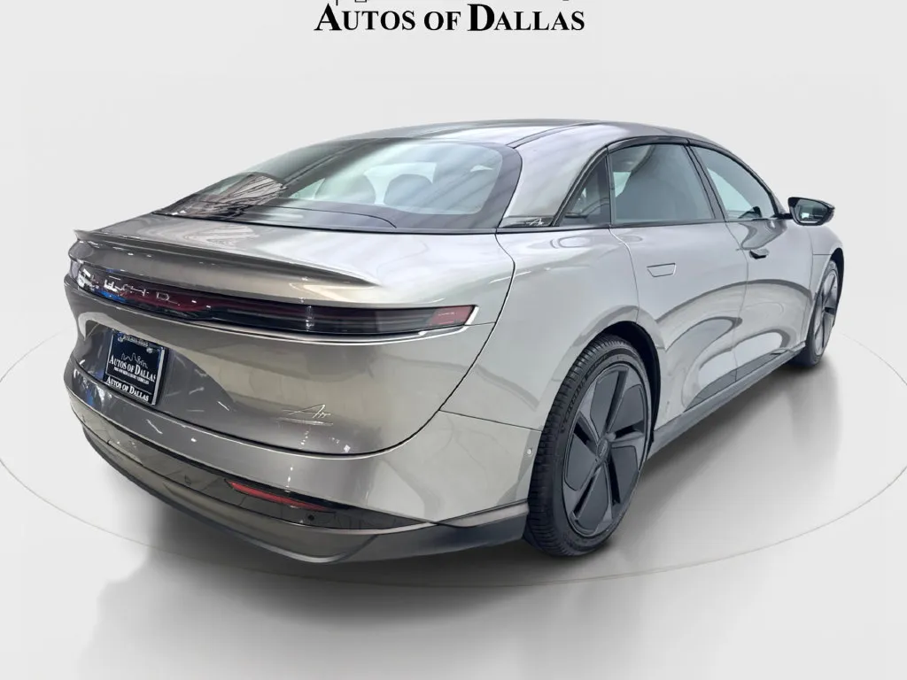 Lucid Air photo 7