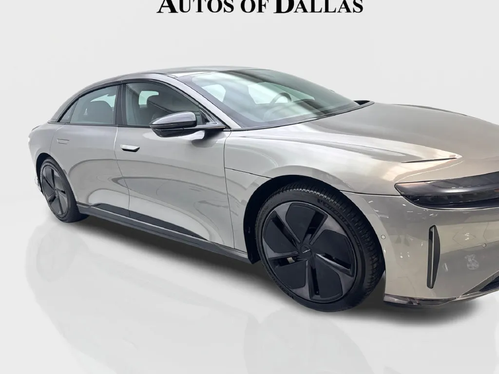Lucid Air photo 14