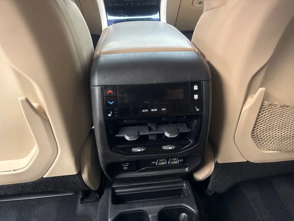 Jeep Grand Cherokee L photo 79