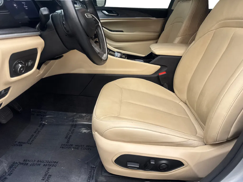 Jeep Grand Cherokee L photo 30