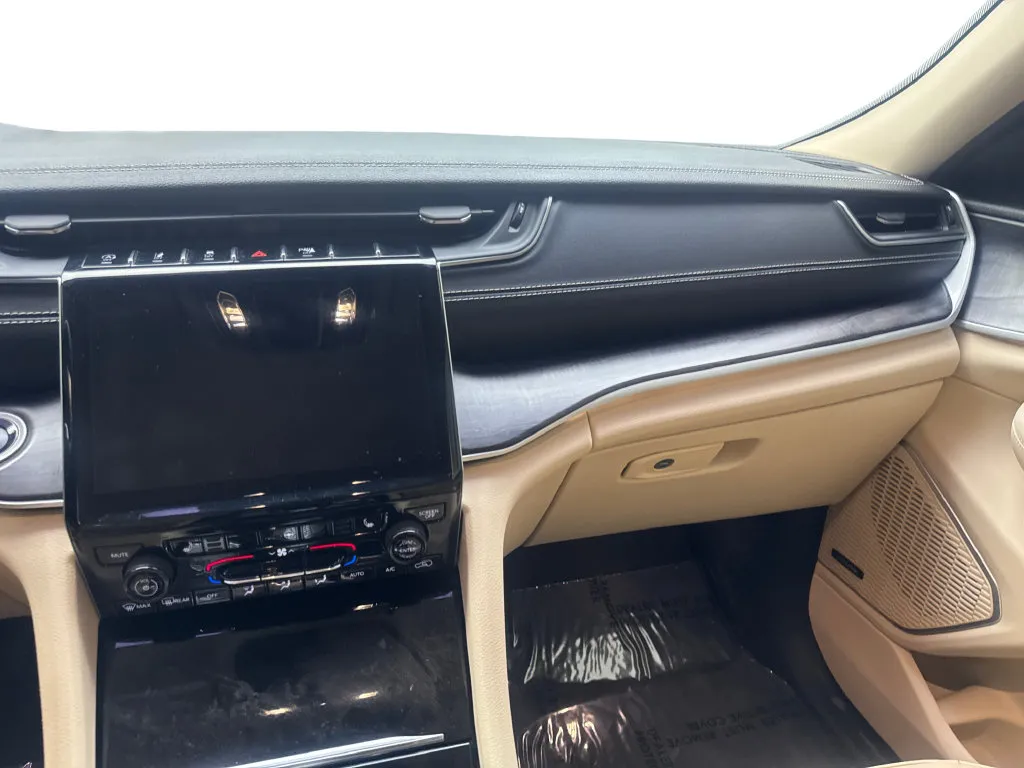 Jeep Grand Cherokee L photo 62