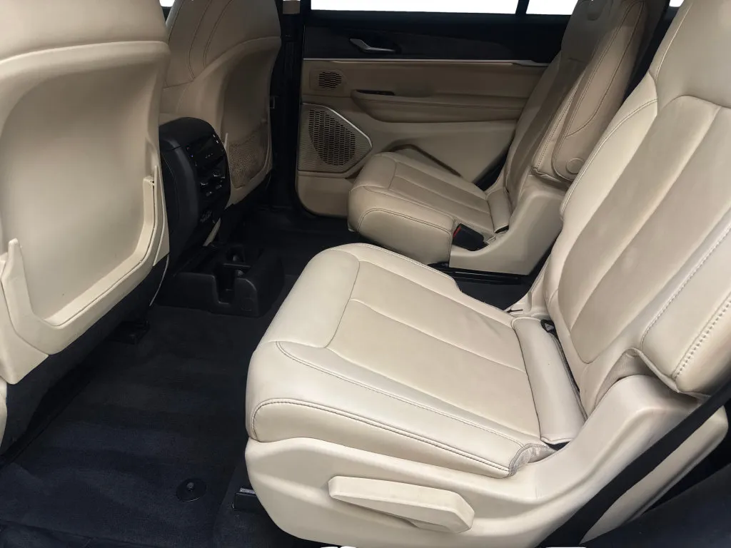 Jeep Grand Cherokee L photo 37