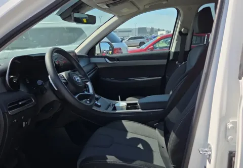 More photos of 2025 Hyundai Palisade SE at Autos of Dallas - Irving, TX