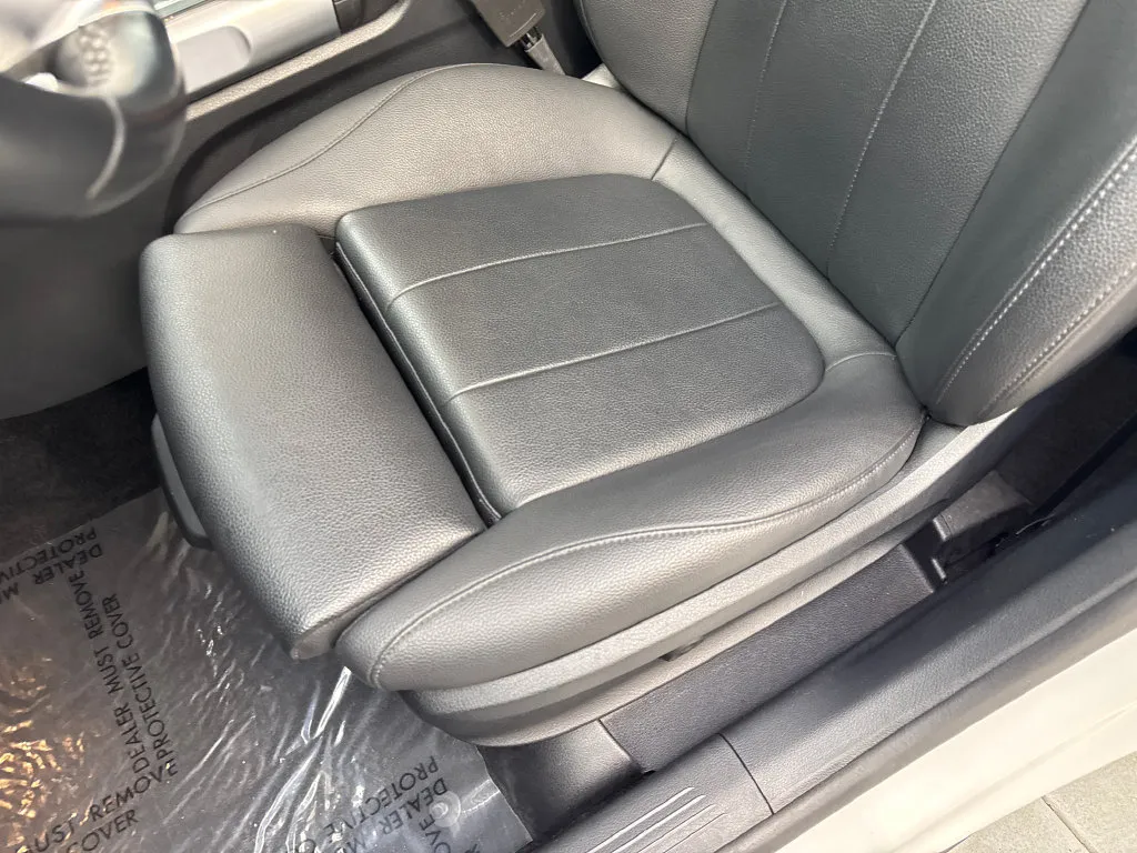 Mercedes-Benz GLB photo 30
