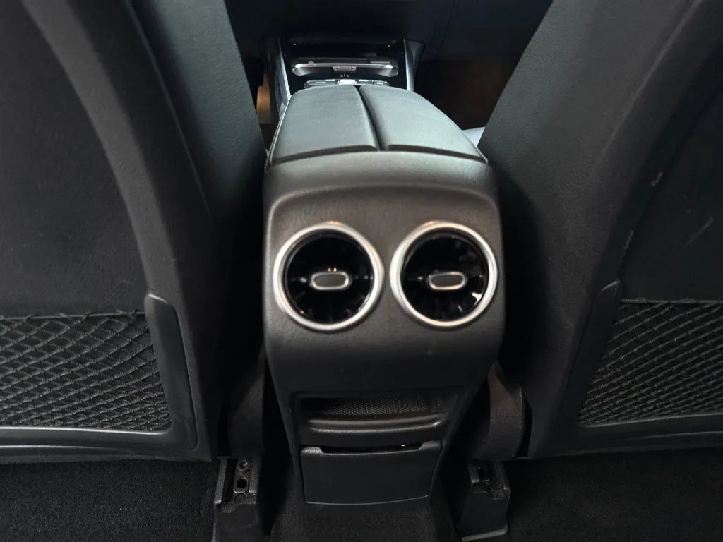 Mercedes-Benz GLB photo 70