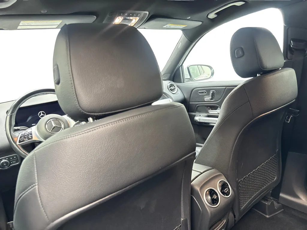 Mercedes-Benz GLB photo 36