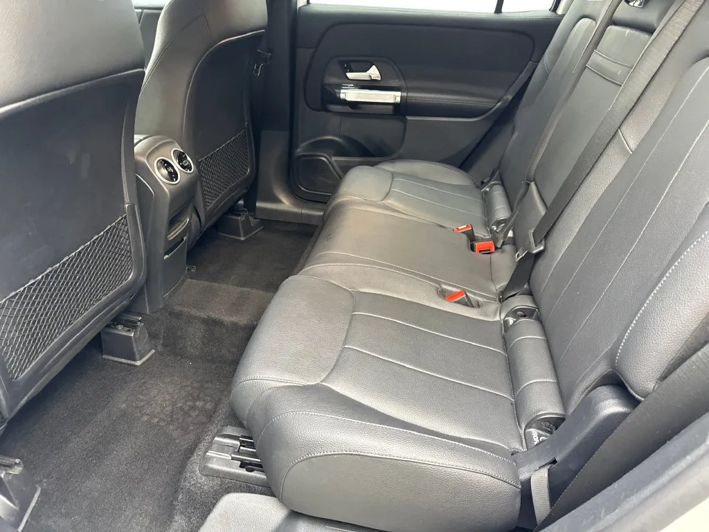 Mercedes-Benz GLB photo 34
