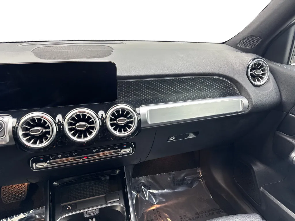 Mercedes-Benz GLB photo 54