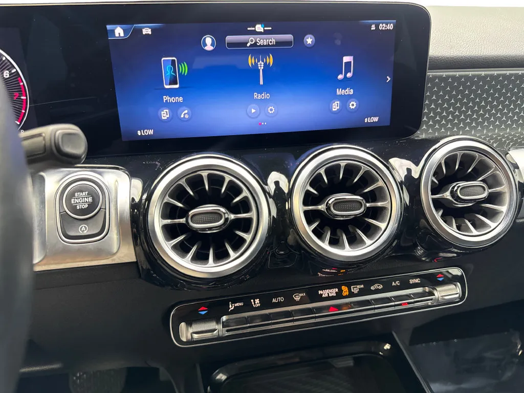 Mercedes-Benz GLB photo 61