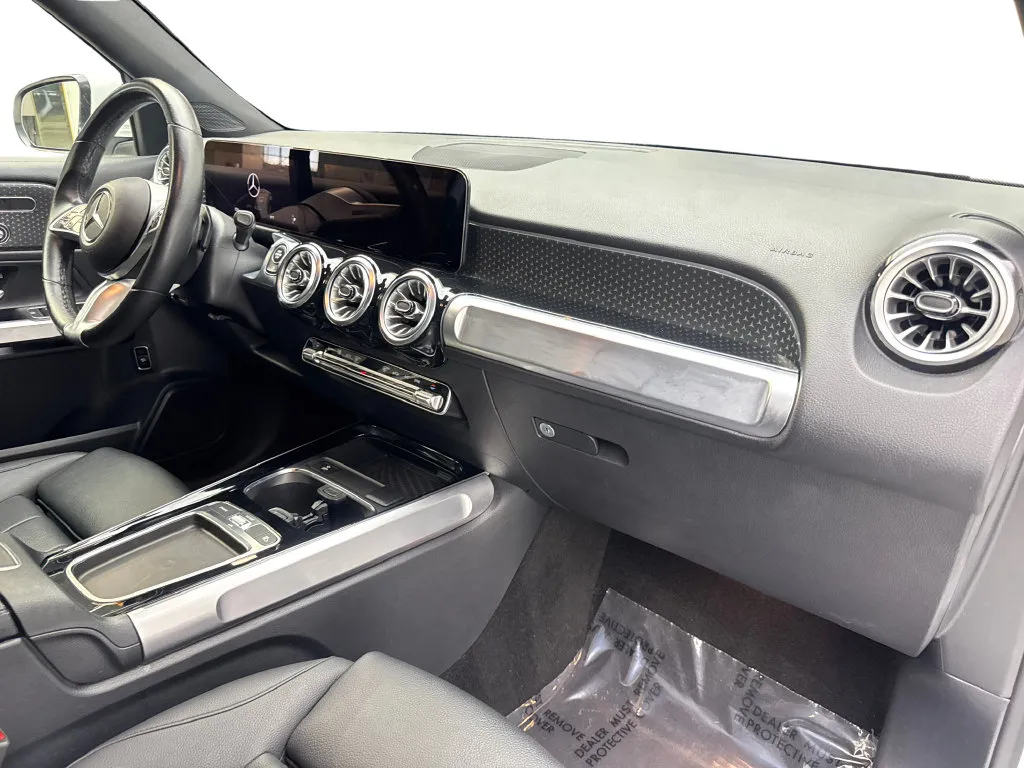 Mercedes-Benz GLB photo 52
