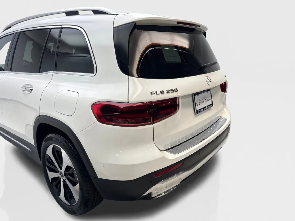 Mercedes-Benz GLB photo 21