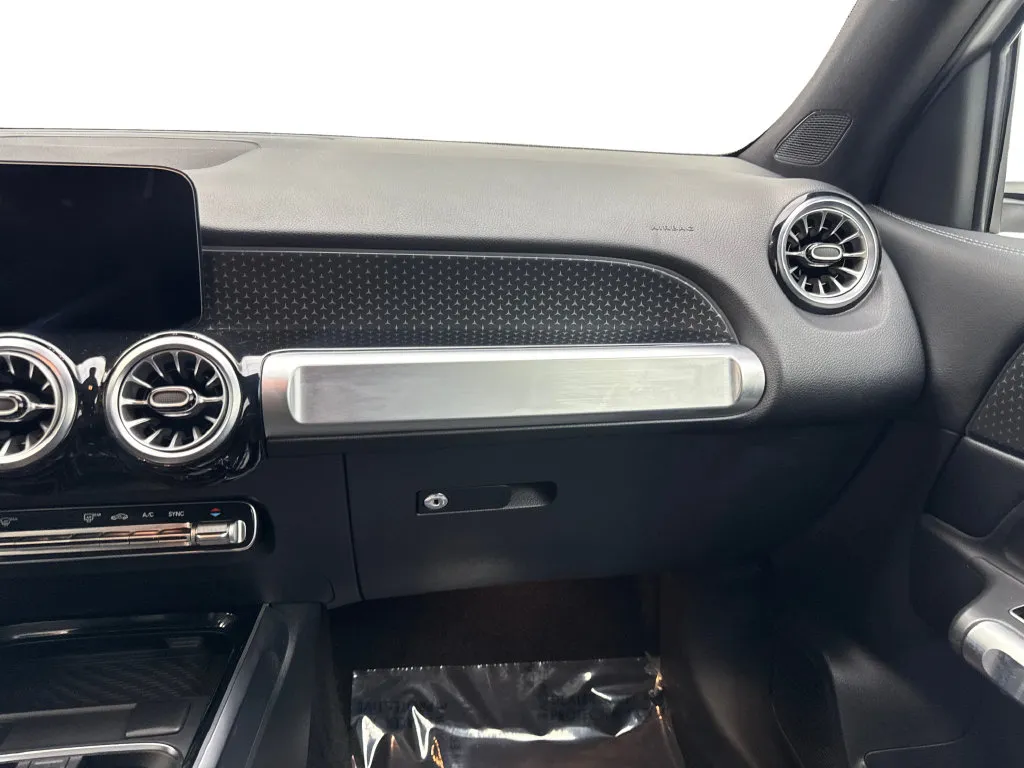 Mercedes-Benz GLB photo 58