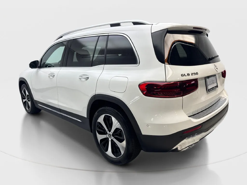 Mercedes-Benz GLB photo 10