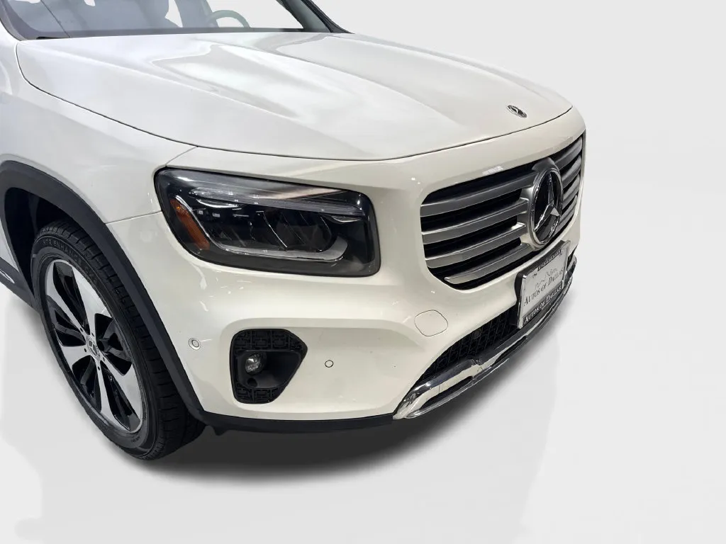 Mercedes-Benz GLB photo 19