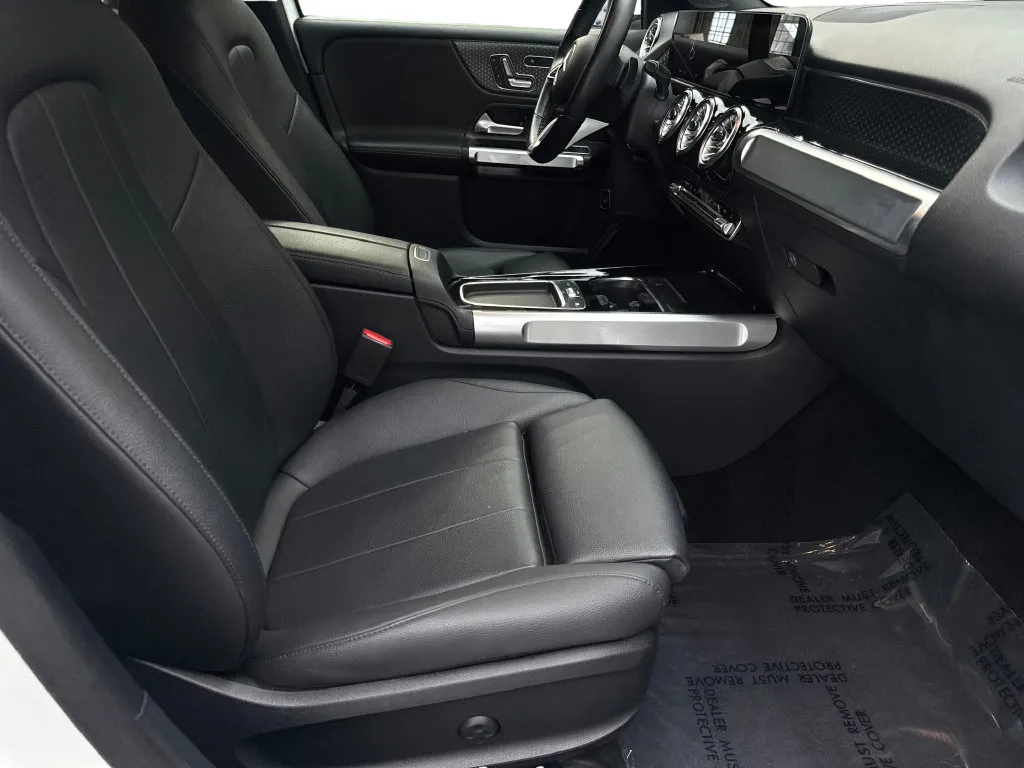 Mercedes-Benz GLB photo 45