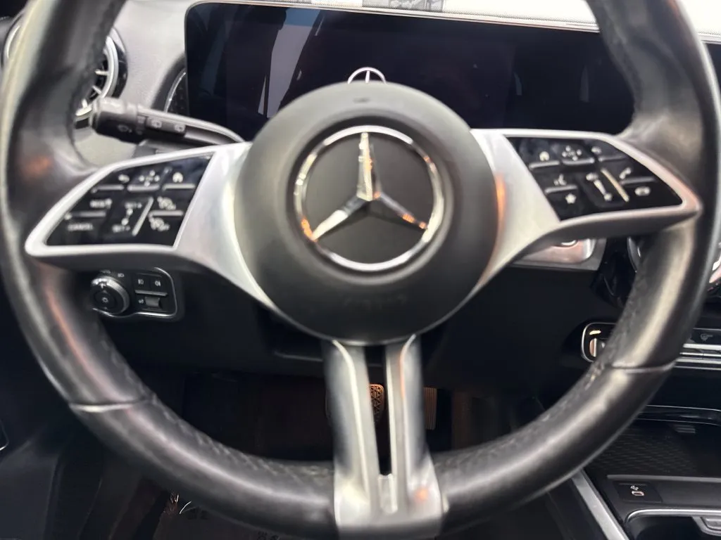 Mercedes-Benz GLB photo 57