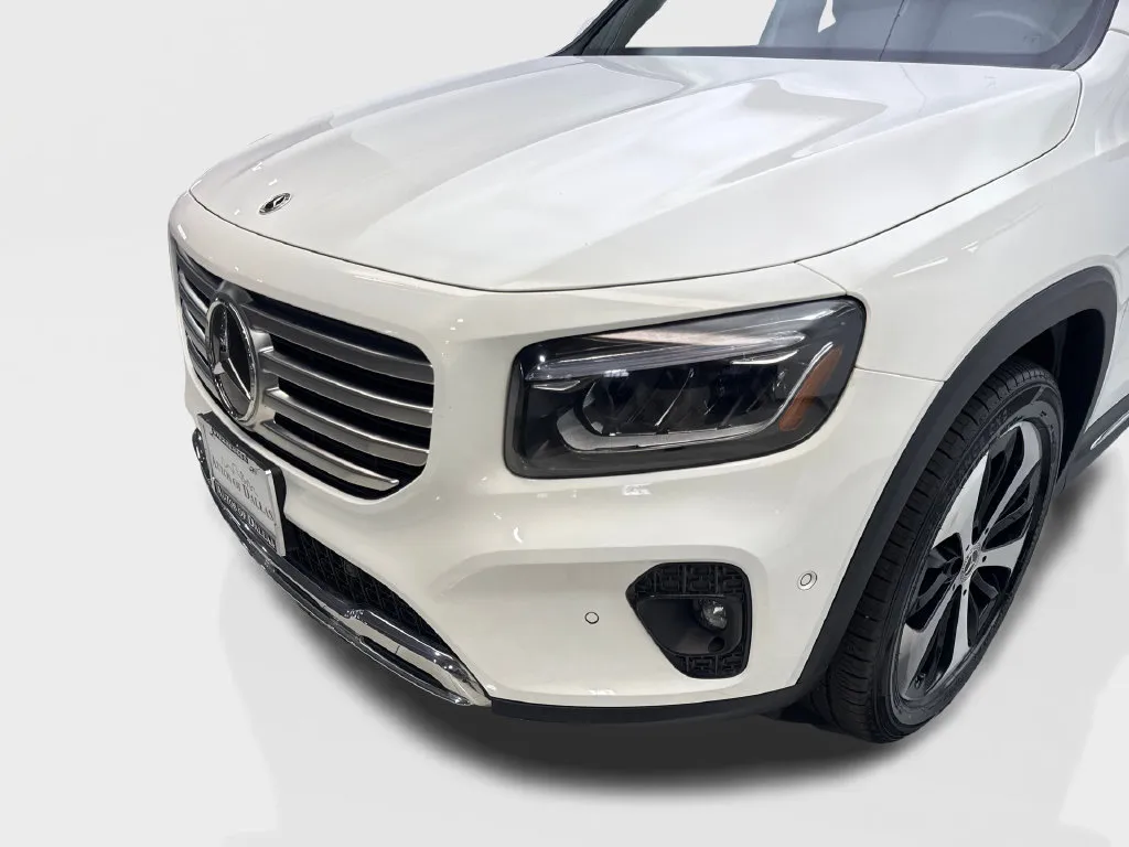 Mercedes-Benz GLB photo 18