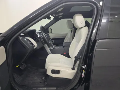 More photos of 2023 Land Rover Discovery S R-Dynamic at Autos of Dallas - Irving, TX