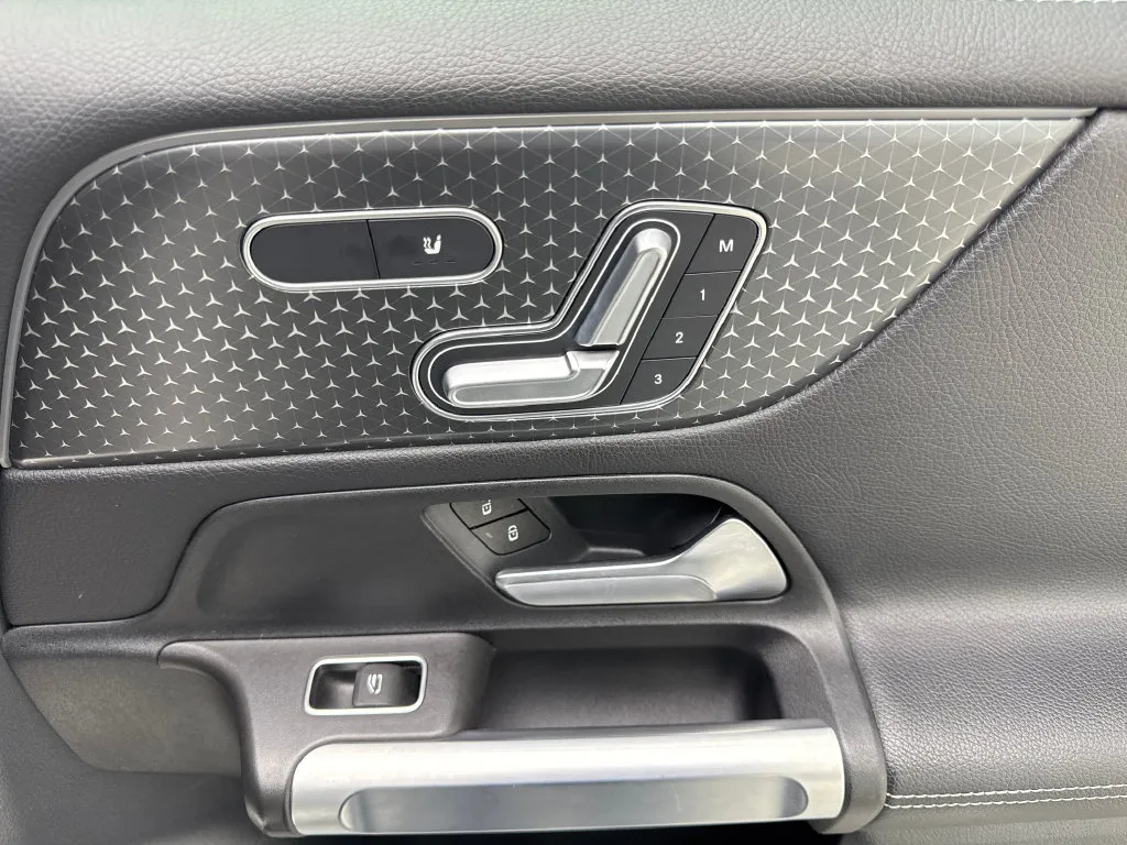 Mercedes-Benz GLB photo 48