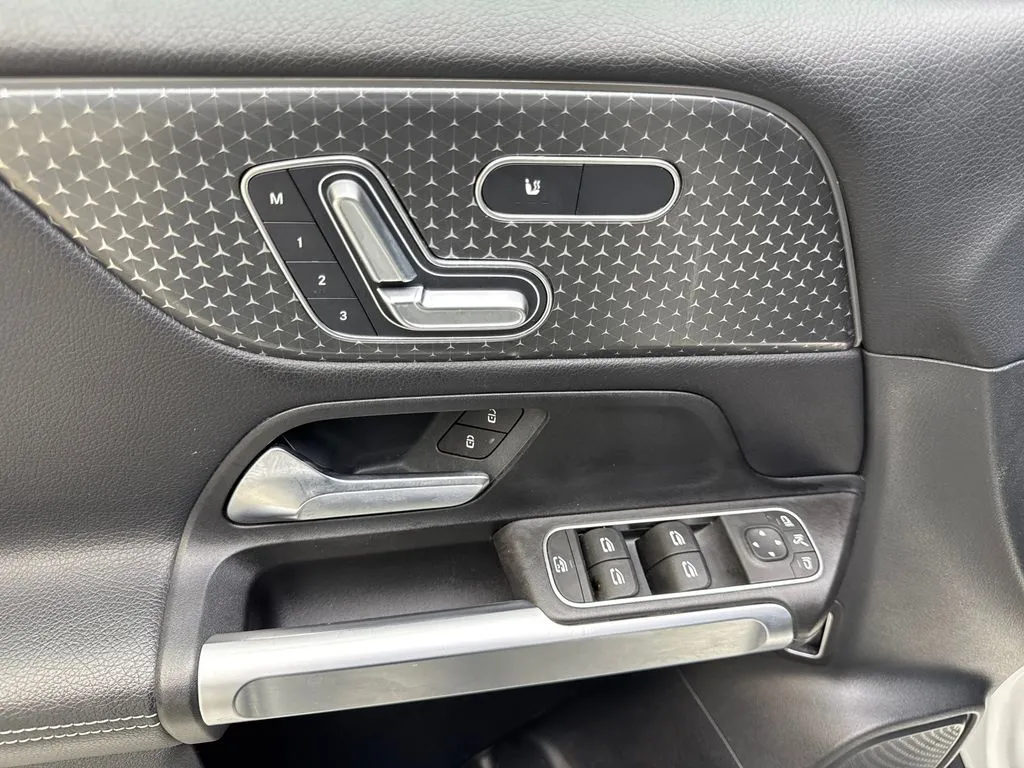 2024 Mercedes-Benz GLB Base - Photo 30