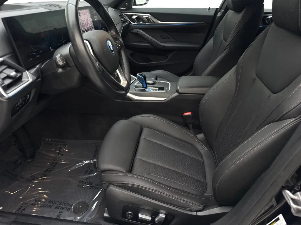 BMW i4 photo 29