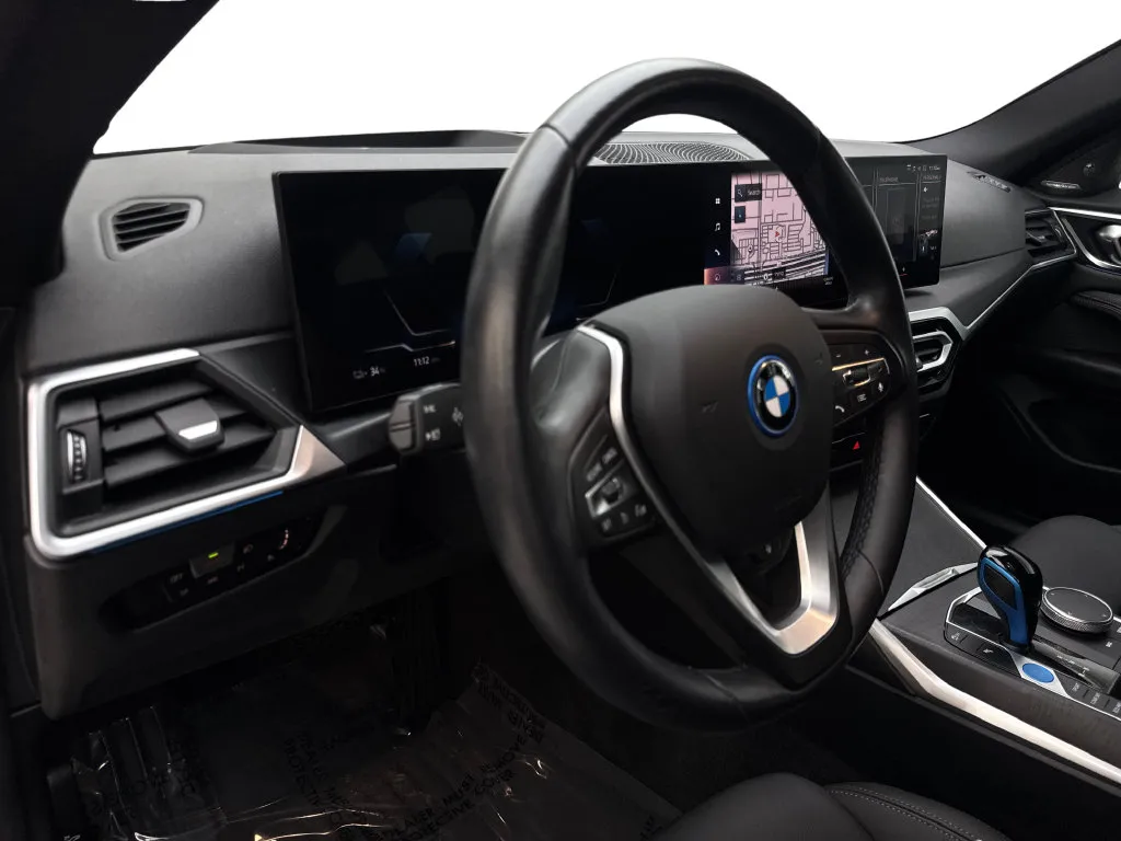 BMW i4 photo 51