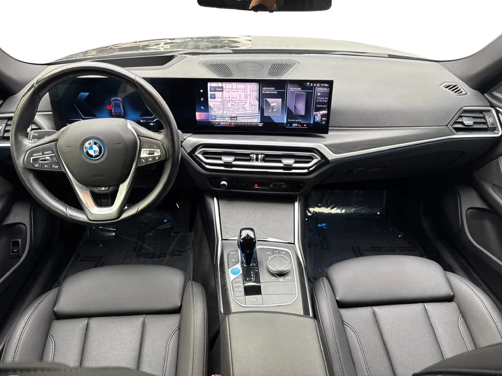 BMW i4 photo 52