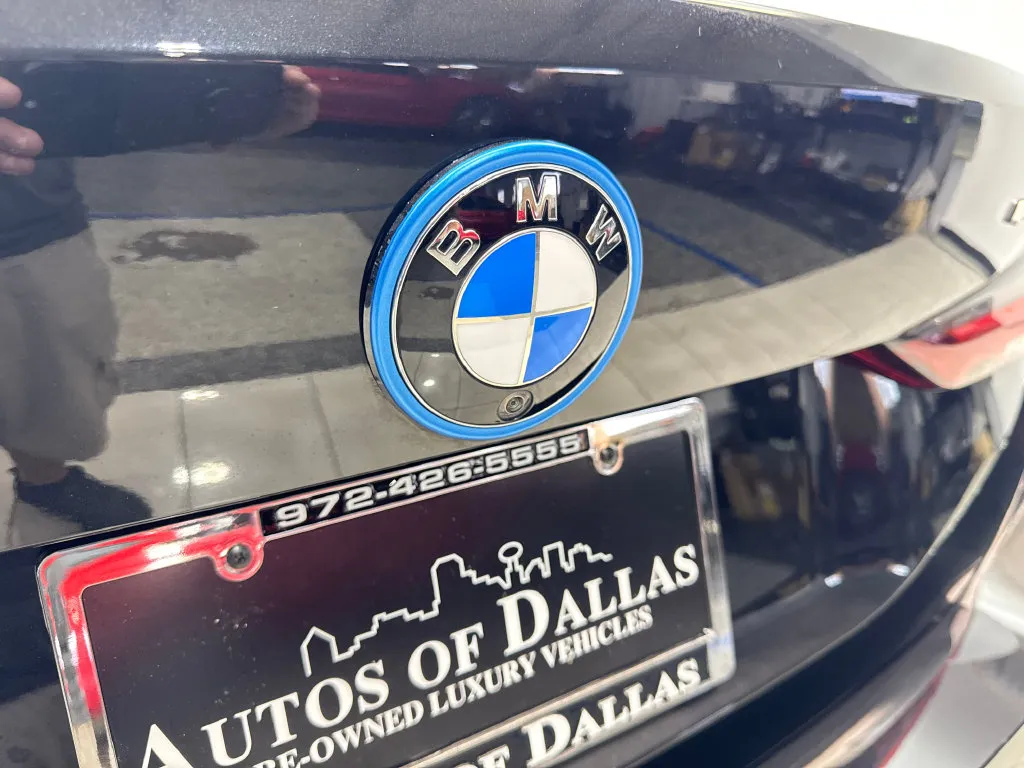 BMW i4 photo 23