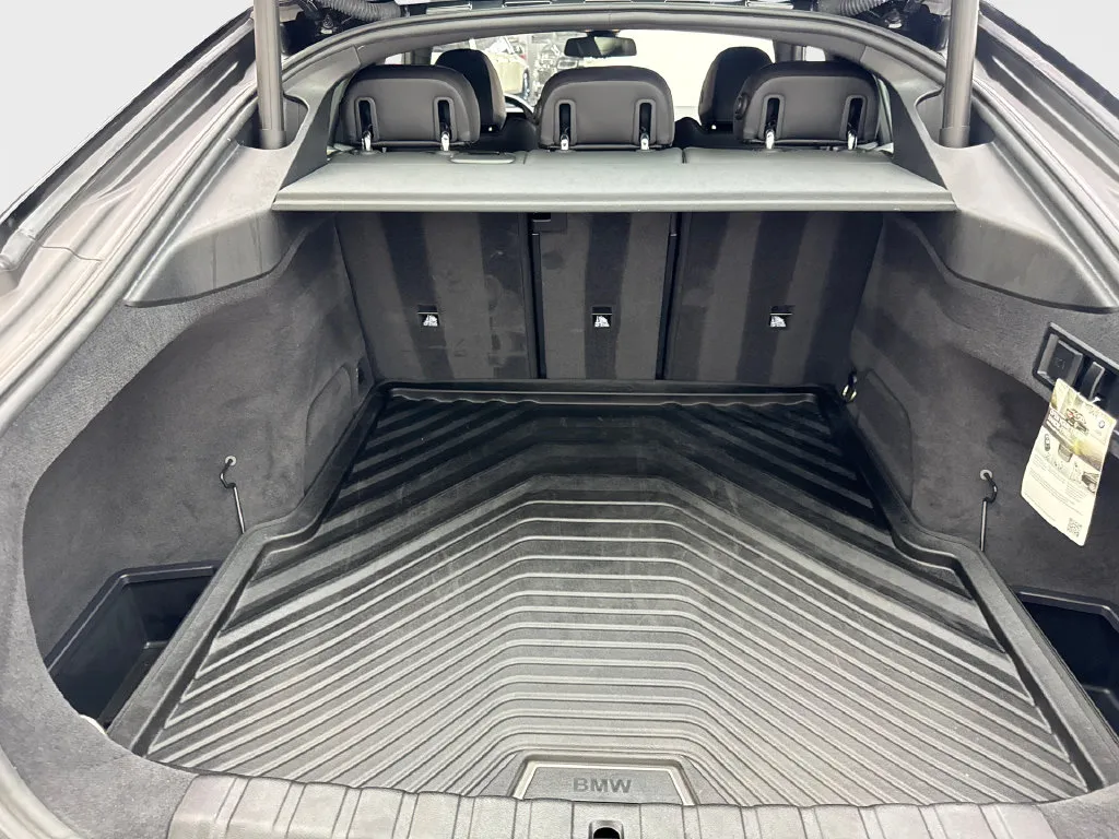 BMW i4 photo 79