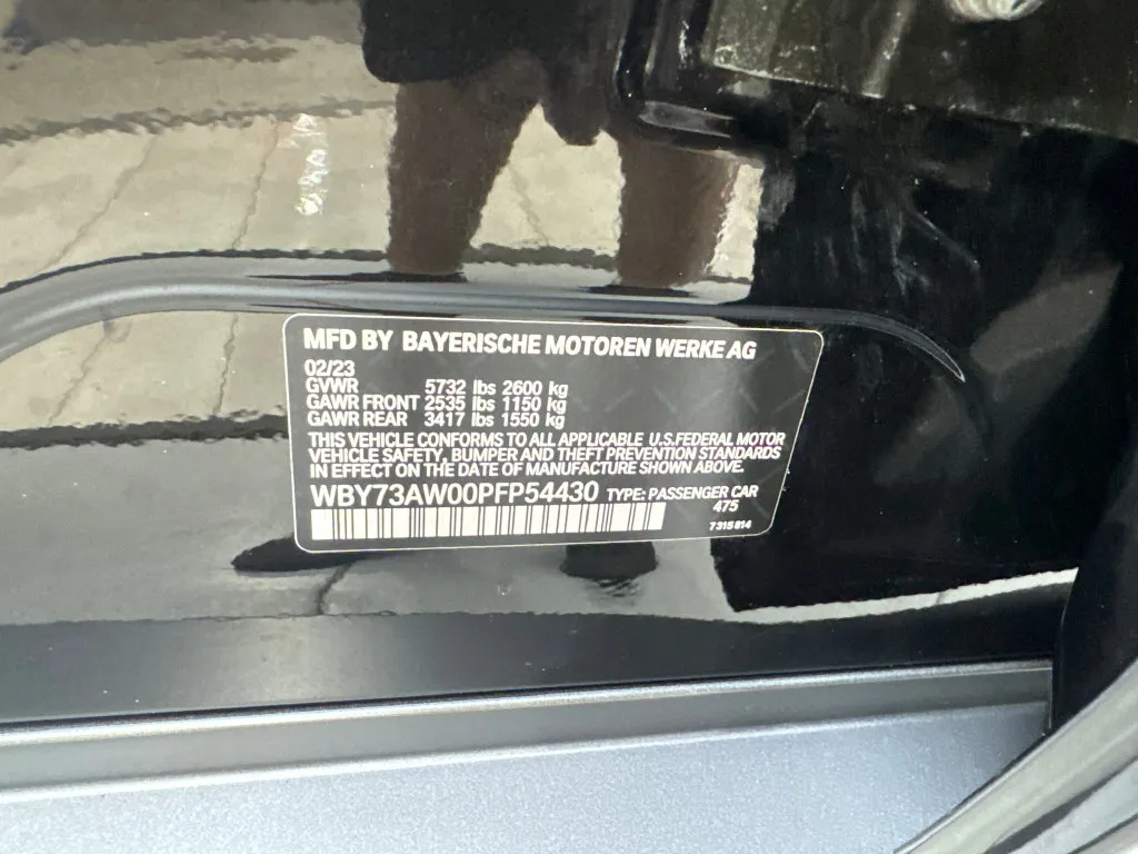 BMW i4 photo 90